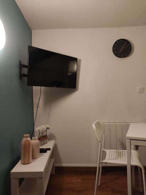 Studio Remois - Wifi/Netflix Reims Bagian luar foto